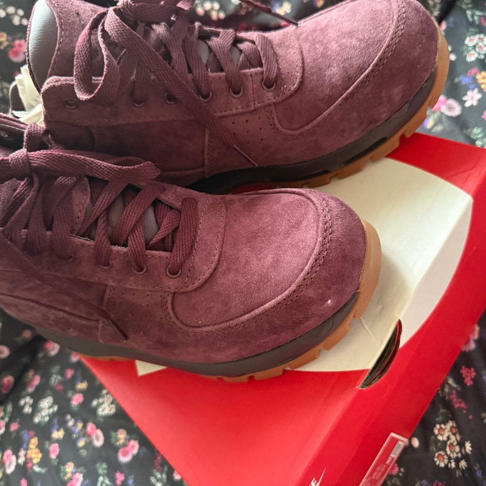 Nike Men's Maroon Suede ACG Boots ONLY WORN ONCE